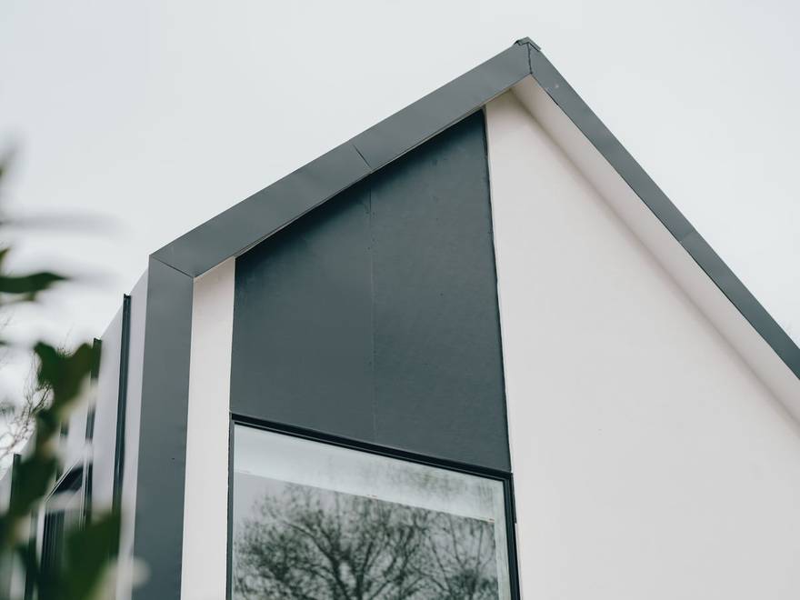 Grande menuiserie d’angle sur maison contemporaine